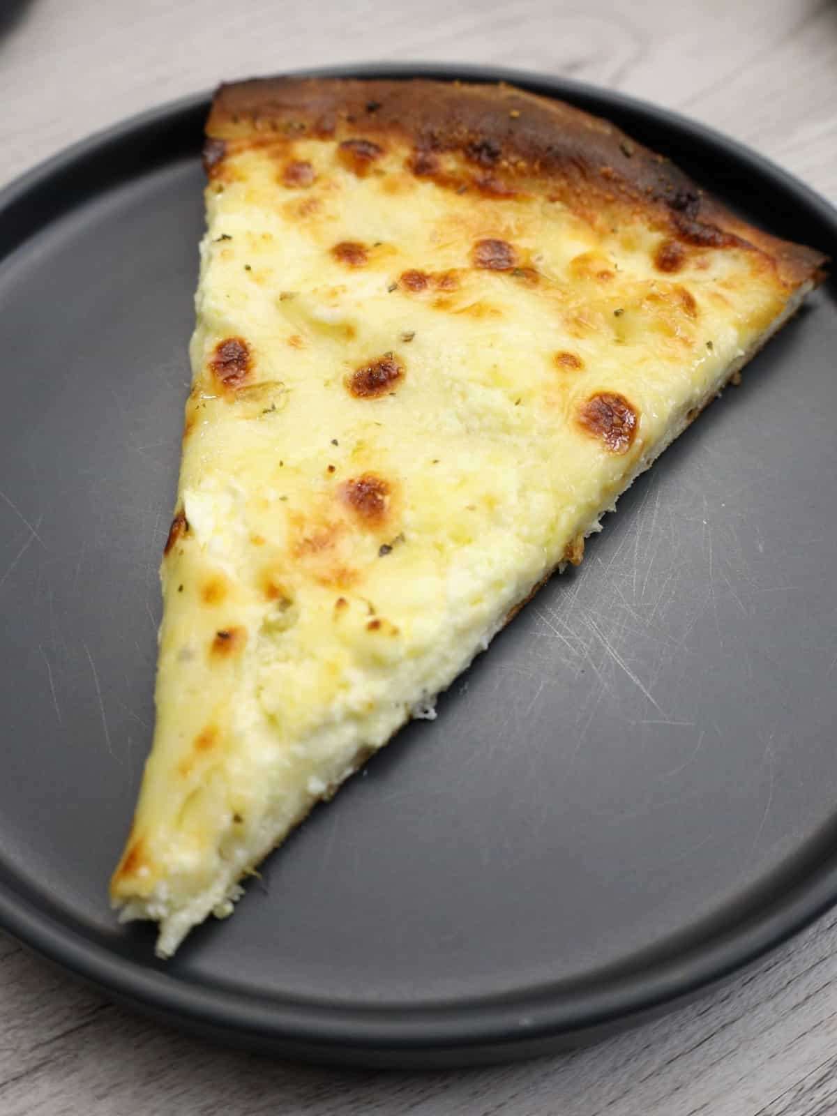 Easy Three Cheese White Pizza: Elevate Pizza Night in Minutes